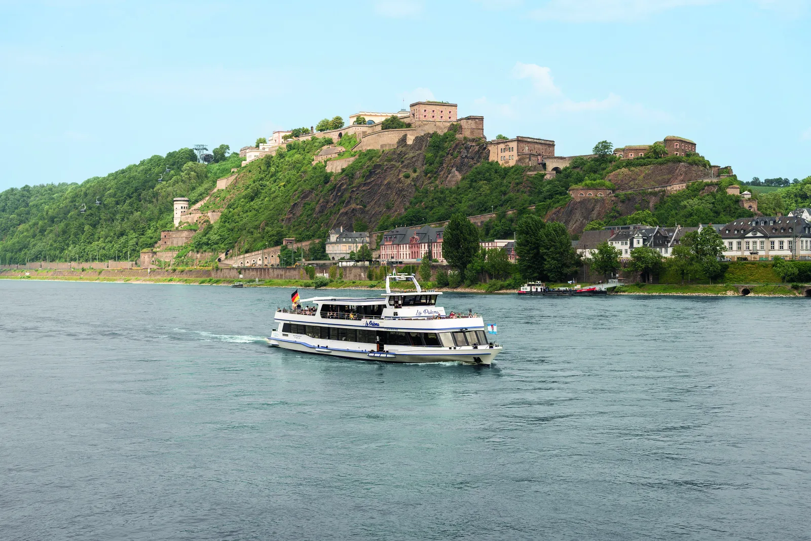 La Paloma on the Rhine in front of a fortress.